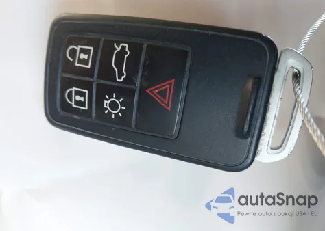 2017 Volvo S60 T5 Dynamic z USA, uszkodzony, nr VIN YV126MFL6H2423997